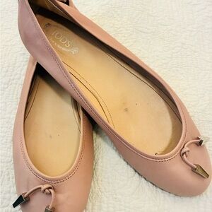 Tod's Women's Blush Leather Flats